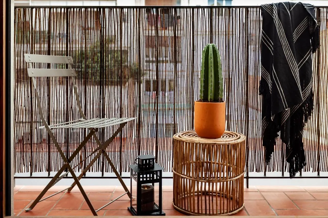 Beni - 1 Bedroom Apartment With Pool And Terrace In Gracia Barcelona