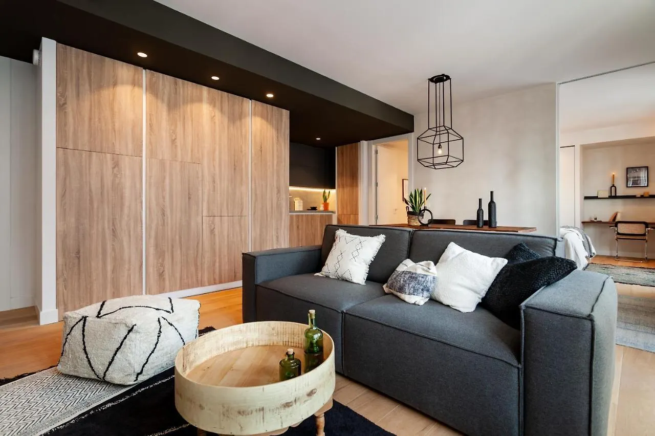 Beni - 1 Bedroom Apartment With Pool And Terrace In Gracia Barcelona
