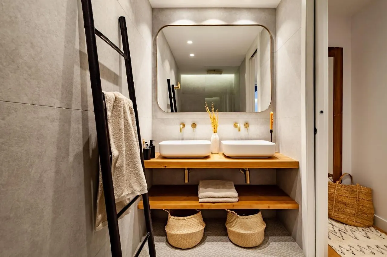 Beni - 1 Bedroom Apartment With Pool And Terrace In Gracia Barcelona